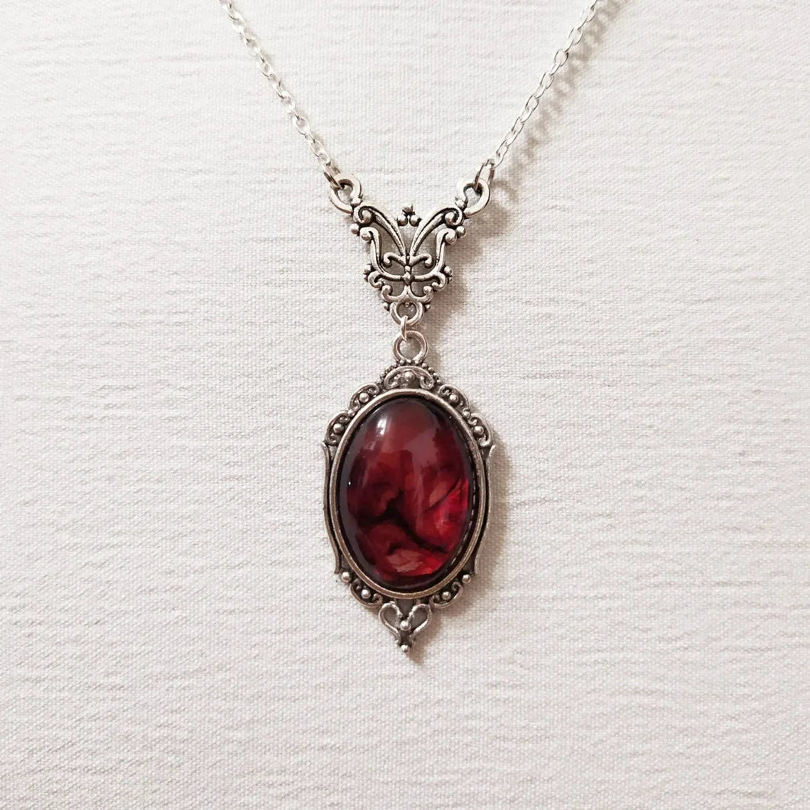 Navori Gothic Choker Necklace — Dark Romance for the Fearless